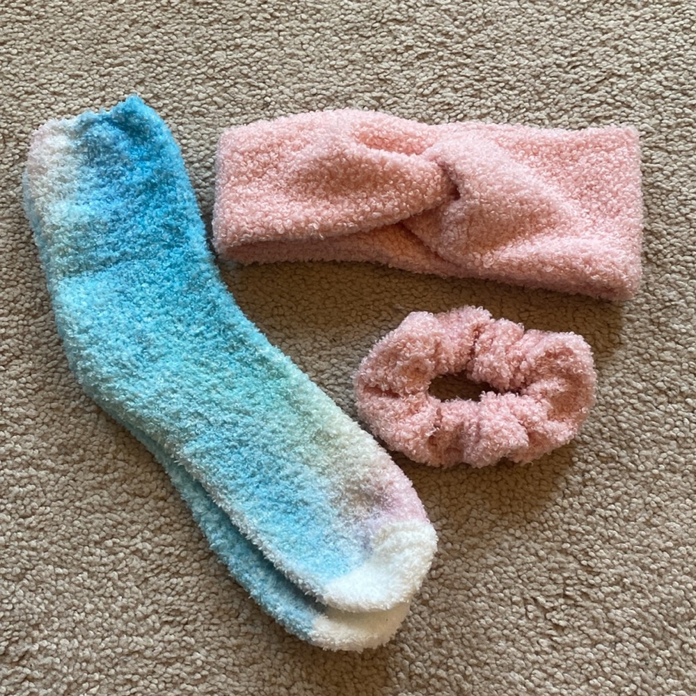 NWOT 3 Piece Cozy Set from Macy’s